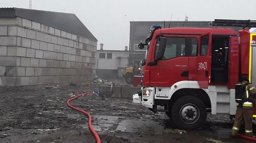 Pożar odpadów w zakładzie należącym do MPK w Ostrołęce